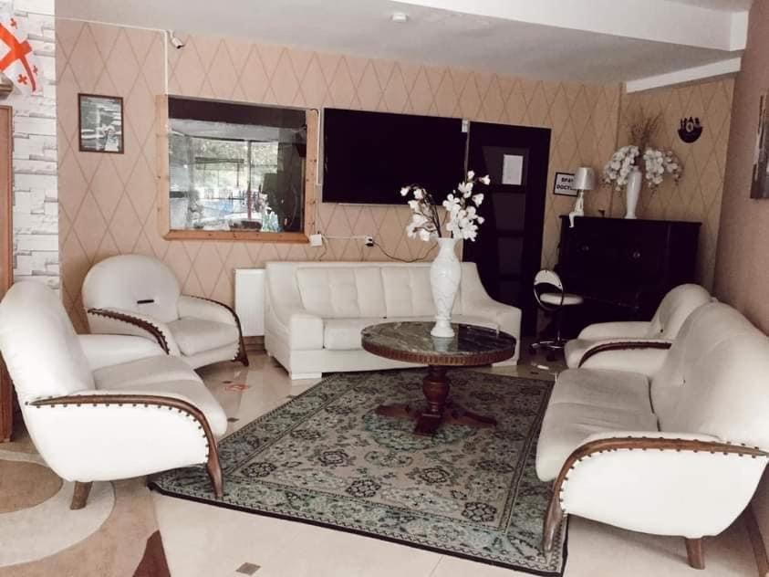 Hotel Borjomi Aisi Bordjomi Extérieur photo