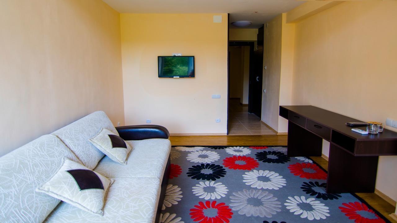 Hotel Borjomi Aisi Bordjomi Extérieur photo